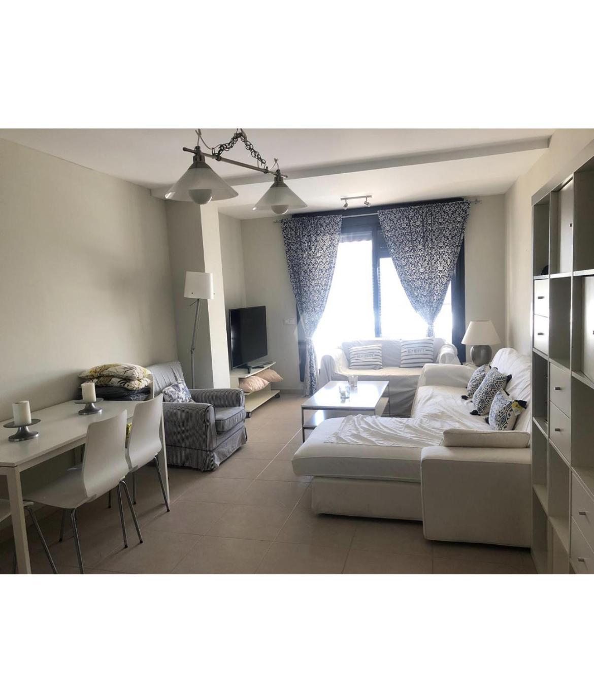 Apartment Dreams *